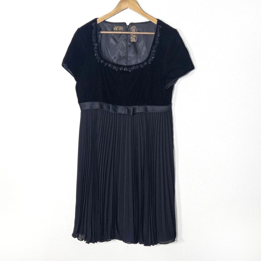 Liz Claiborne Nightgown Size 14 Black Lace Trim Dark Coquette Romantic